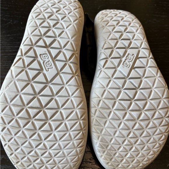 Teva Black Minimalist Sandals with  Straps Women’s Size 9 - Picture 9 of 9